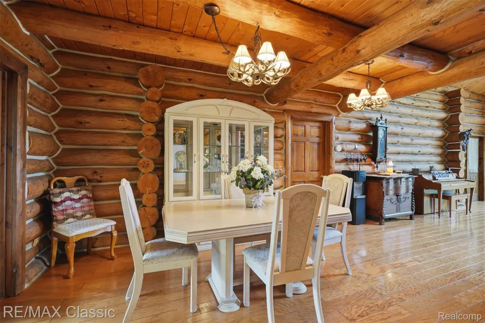 6900 Eveline Drive Holly Township, MI 48442