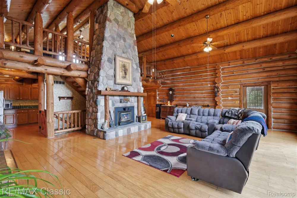 6900 Eveline Drive Holly Township, MI 48442