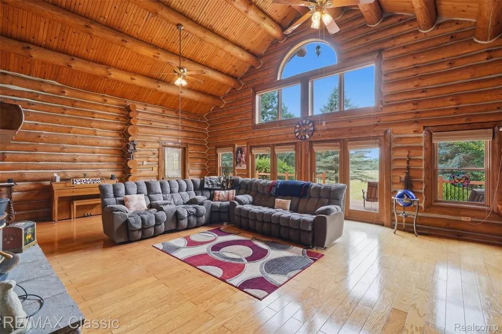 6900 Eveline Drive Holly Township, MI 48442