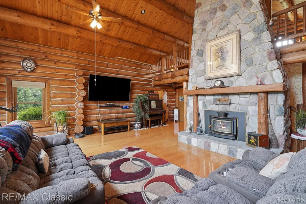 6900 Eveline Drive Holly Township, MI 48442