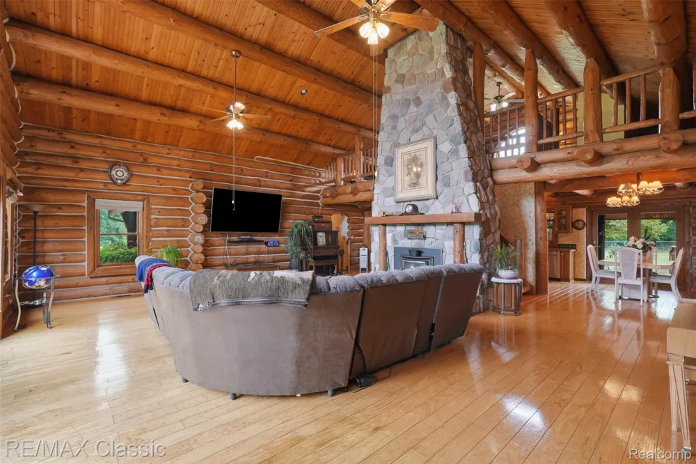 6900 Eveline Drive Holly Township, MI 48442