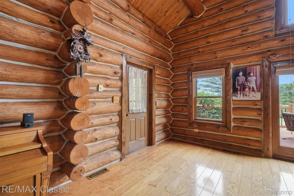 6900 Eveline Drive Holly Township, MI 48442