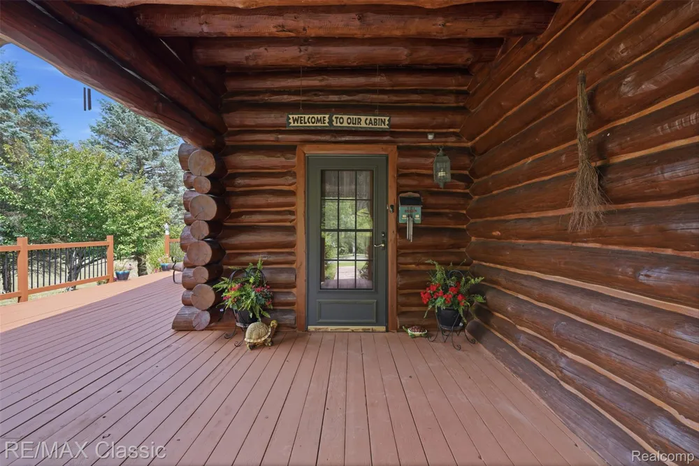 6900 Eveline Drive Holly Township, MI 48442
