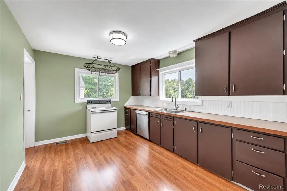 3852 Lapeer Road Mayfield Township, MI 48446