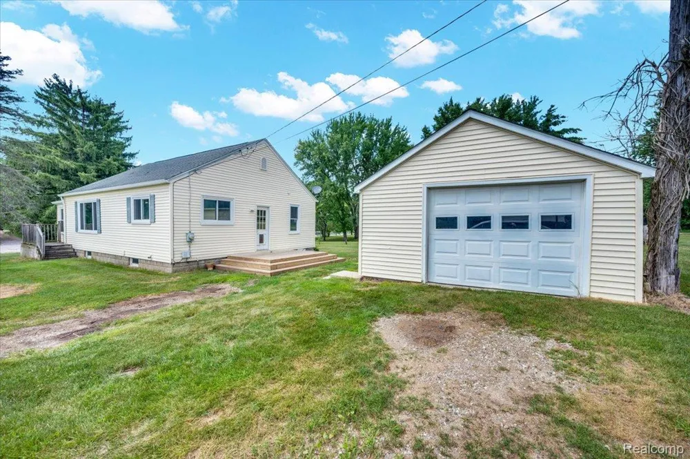 3852 Lapeer Road Mayfield Township, MI 48446