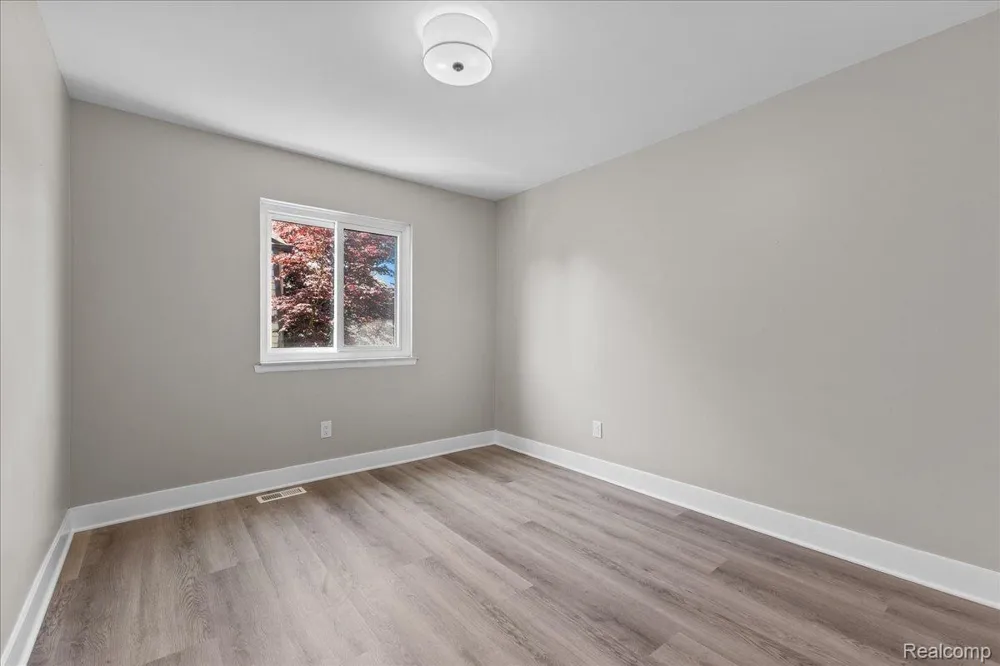 50192 Salisbury Chesterfield Township, MI 48047
