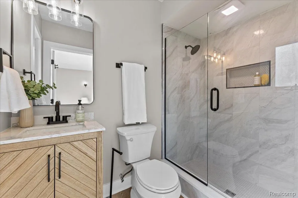50192 Salisbury Chesterfield Township, MI 48047