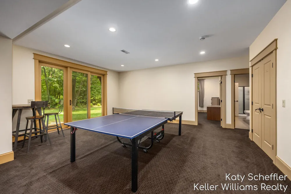 6065 W Back Forty Drive NE Cannon Township, MI 49306