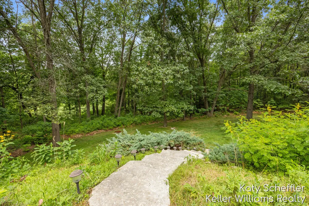 6065 W Back Forty Drive NE Cannon Township, MI 49306