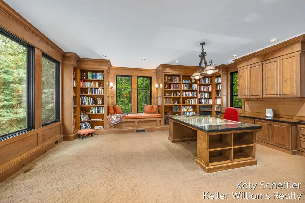 6065 W Back Forty Drive NE Cannon Township, MI 49306