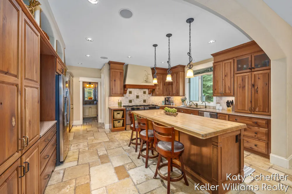 6065 W Back Forty Drive NE Cannon Township, MI 49306