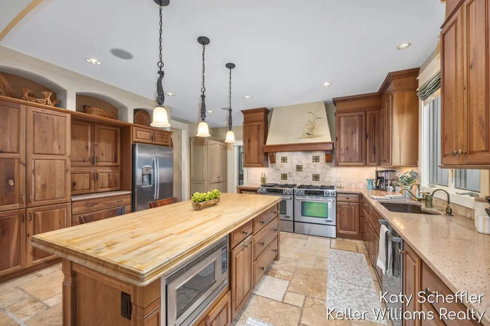 6065 W Back Forty Drive NE Cannon Township, MI 49306