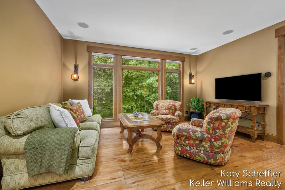 6065 W Back Forty Drive NE Cannon Township, MI 49306