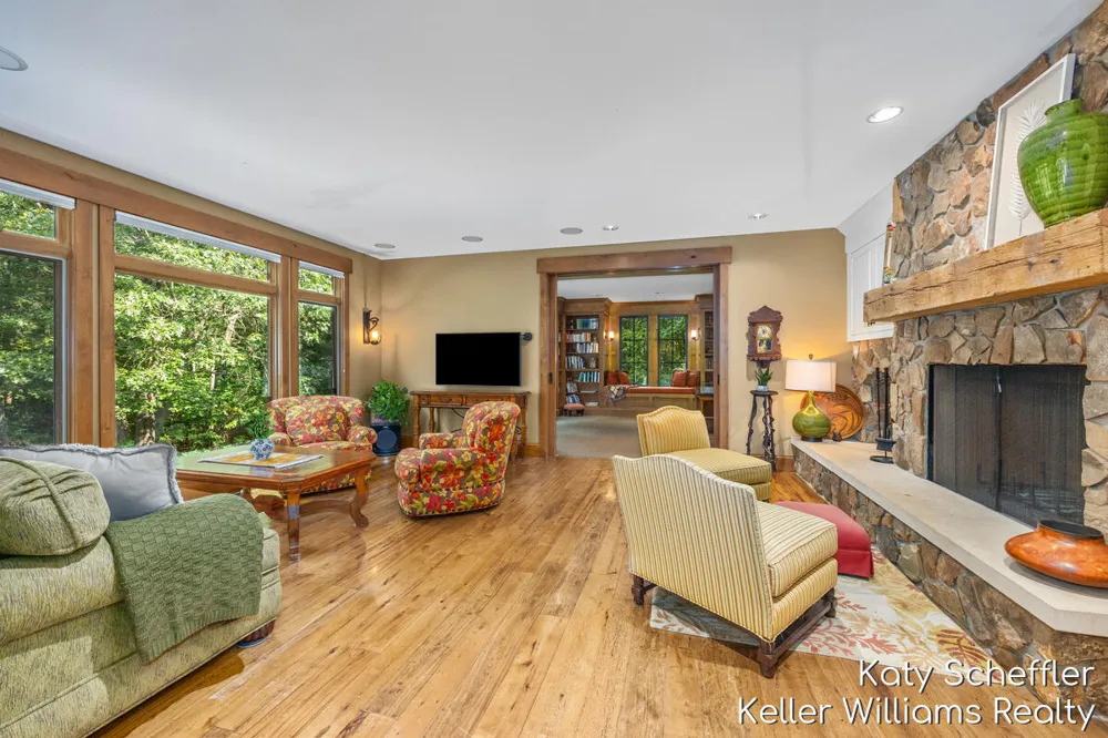 6065 W Back Forty Drive NE Cannon Township, MI 49306