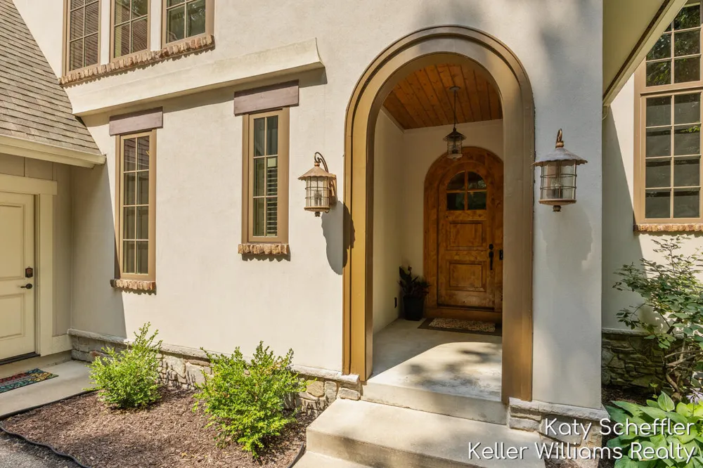 6065 W Back Forty Drive NE Cannon Township, MI 49306