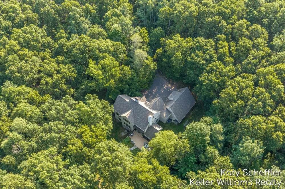 6065 W Back Forty Drive NE Cannon Township, MI 49306