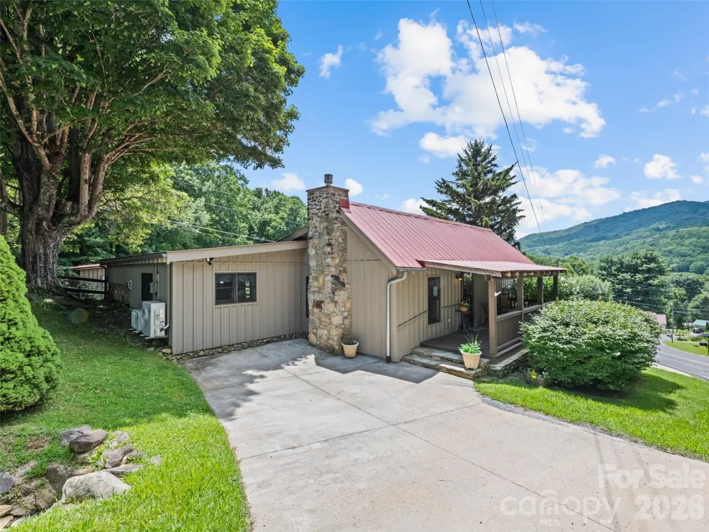 404 Red Bank Road Waynesville, NC 28786
