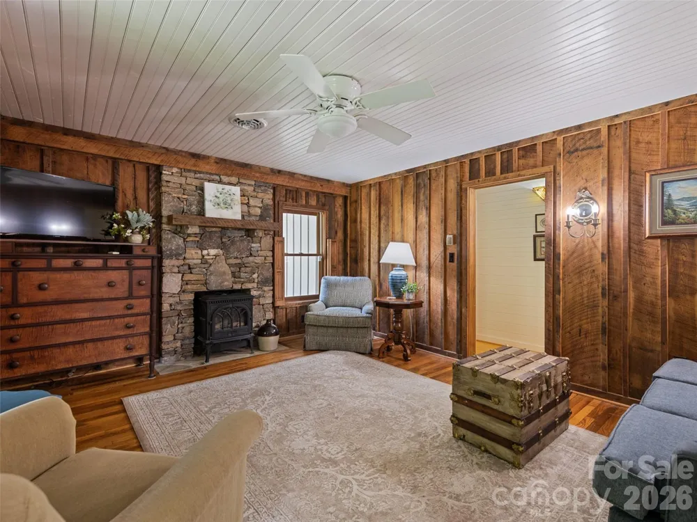 404 Red Bank Road Waynesville, NC 28786
