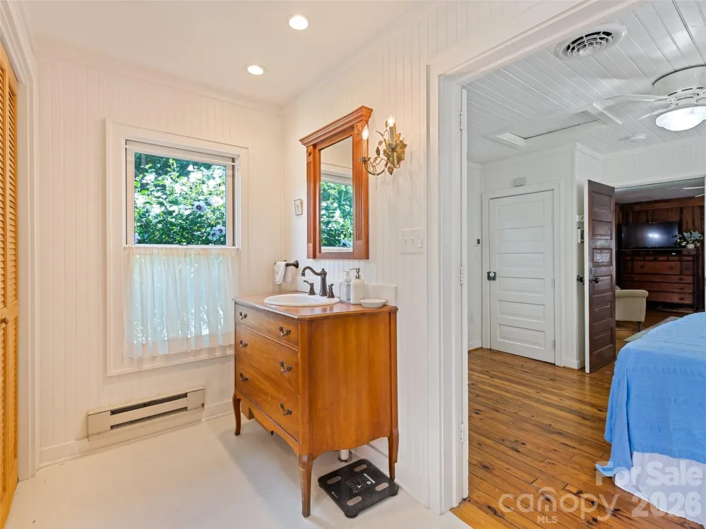 404 Red Bank Road Waynesville, NC 28786