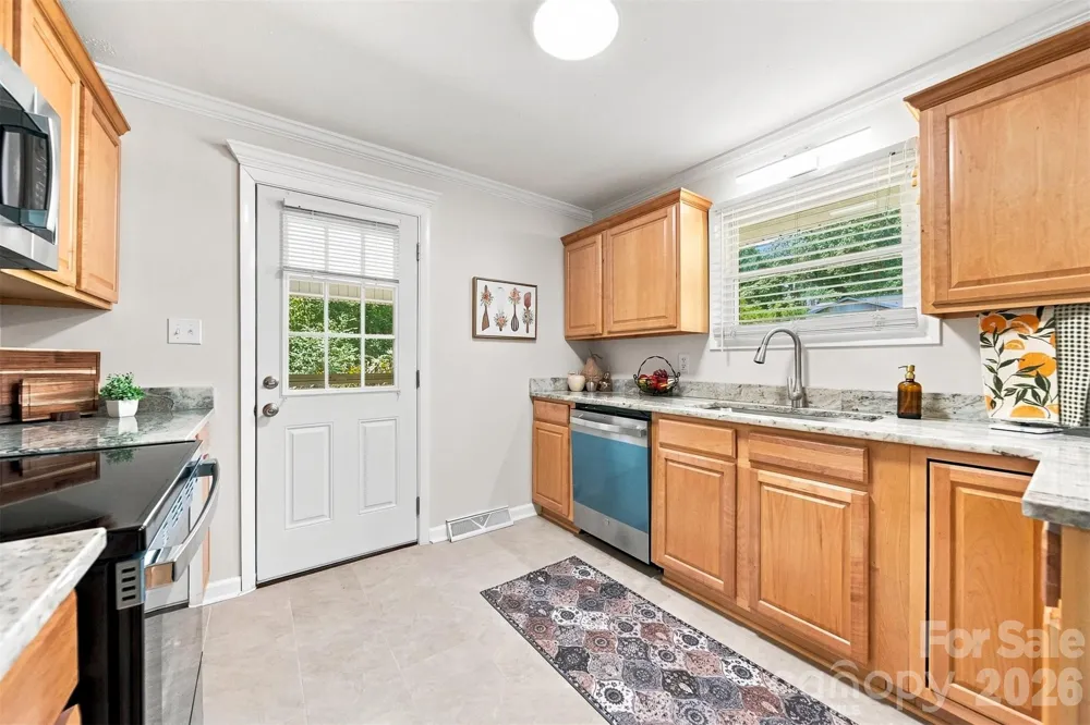 1518 11th Street NW Hickory, NC 28601