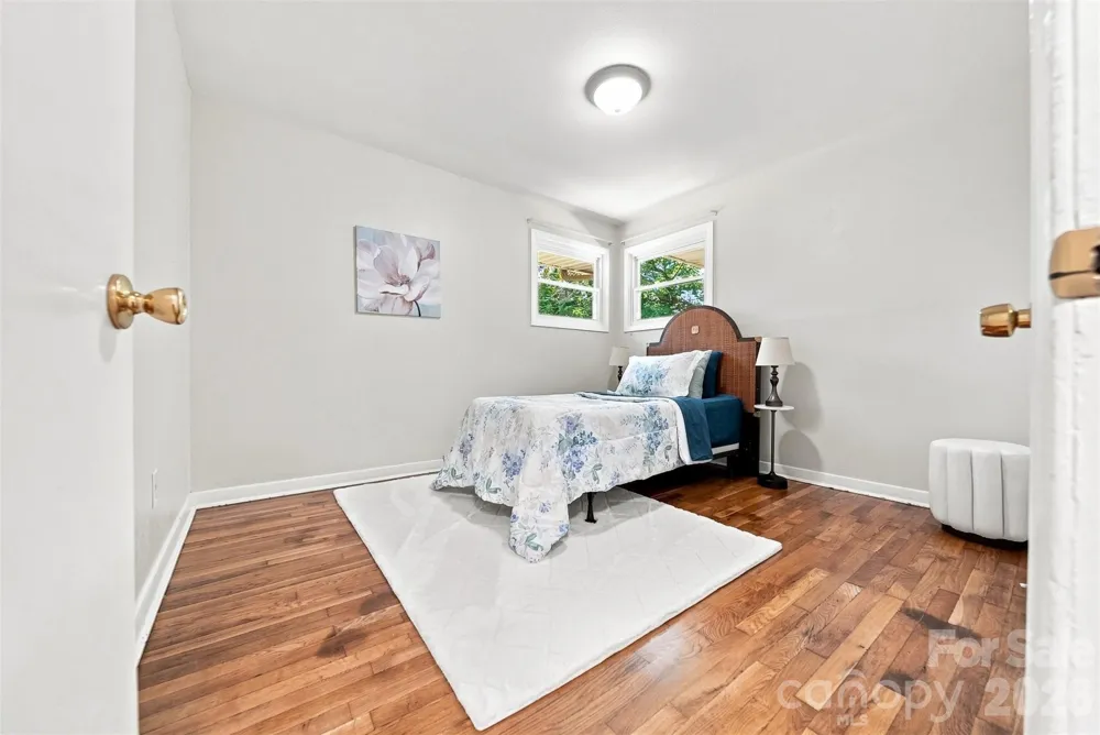 1518 11th Street NW Hickory, NC 28601