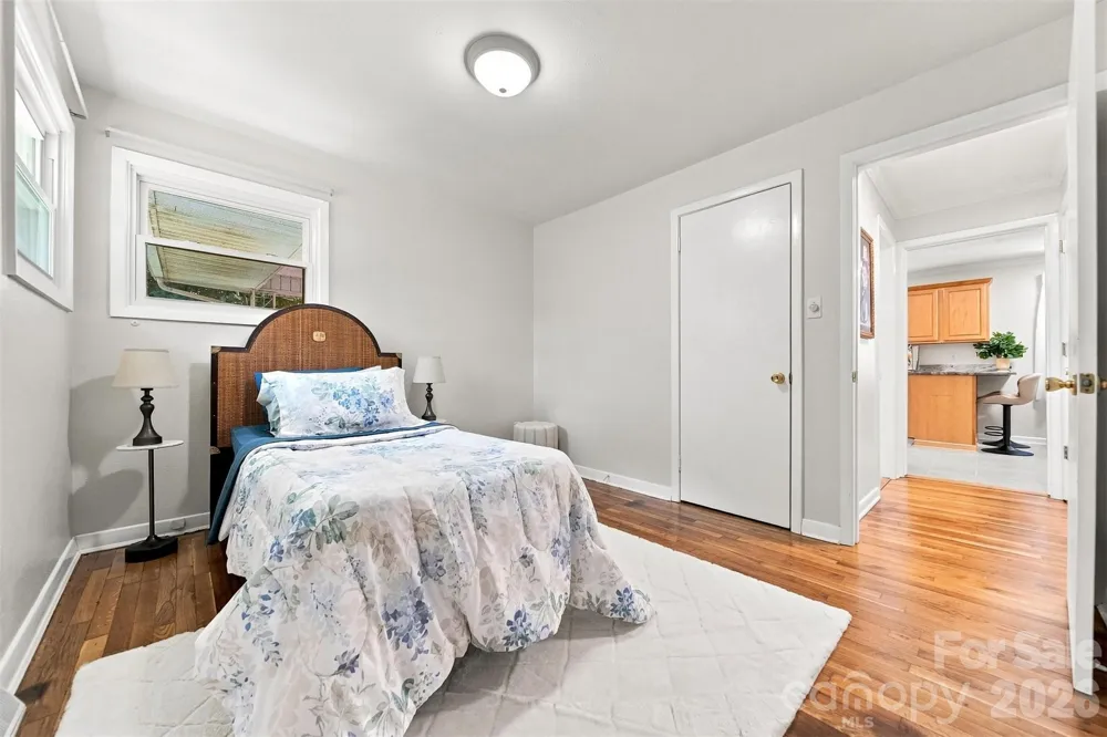 1518 11th Street NW Hickory, NC 28601
