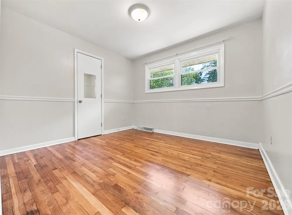 1518 11th Street NW Hickory, NC 28601