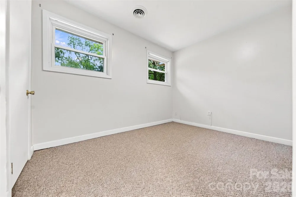 1518 11th Street NW Hickory, NC 28601