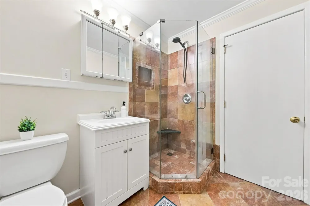 1518 11th Street NW Hickory, NC 28601