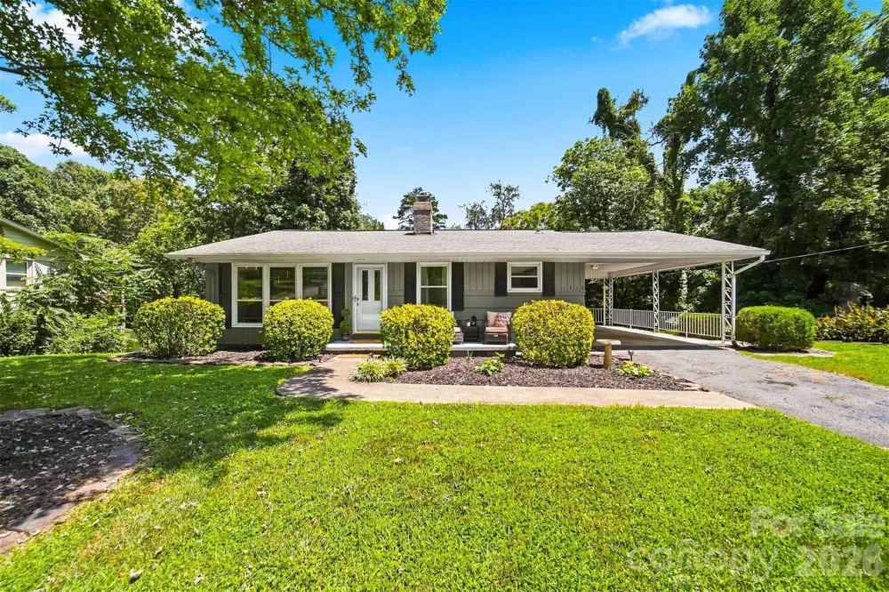 1518 11th Street NW Hickory, NC 28601