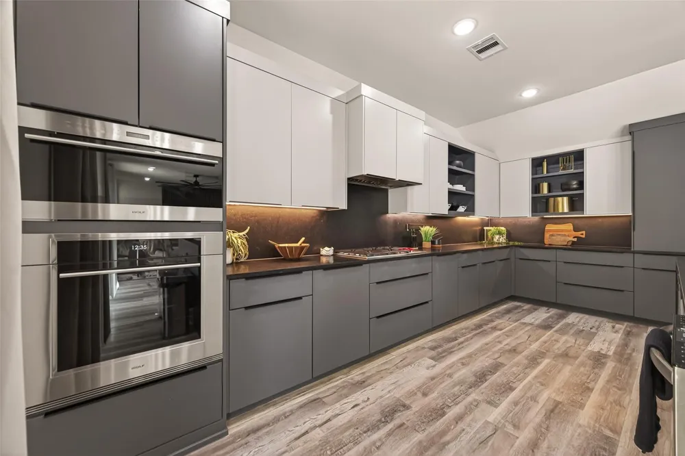 5422 Valerie Street Bellaire, TX 77401