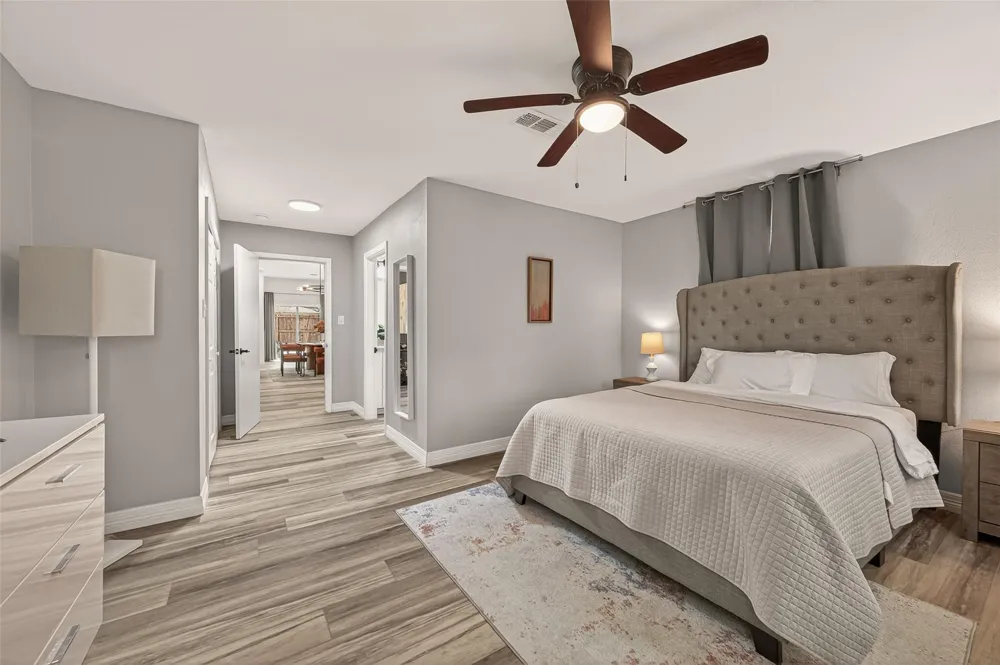 5422 Valerie Street Bellaire, TX 77401