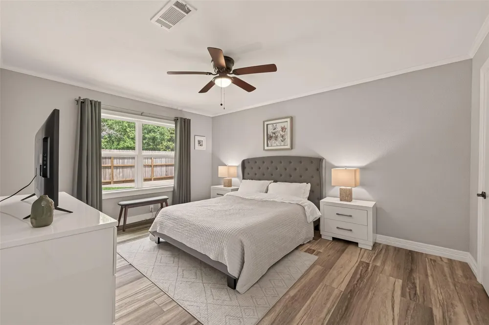 5422 Valerie Street Bellaire, TX 77401