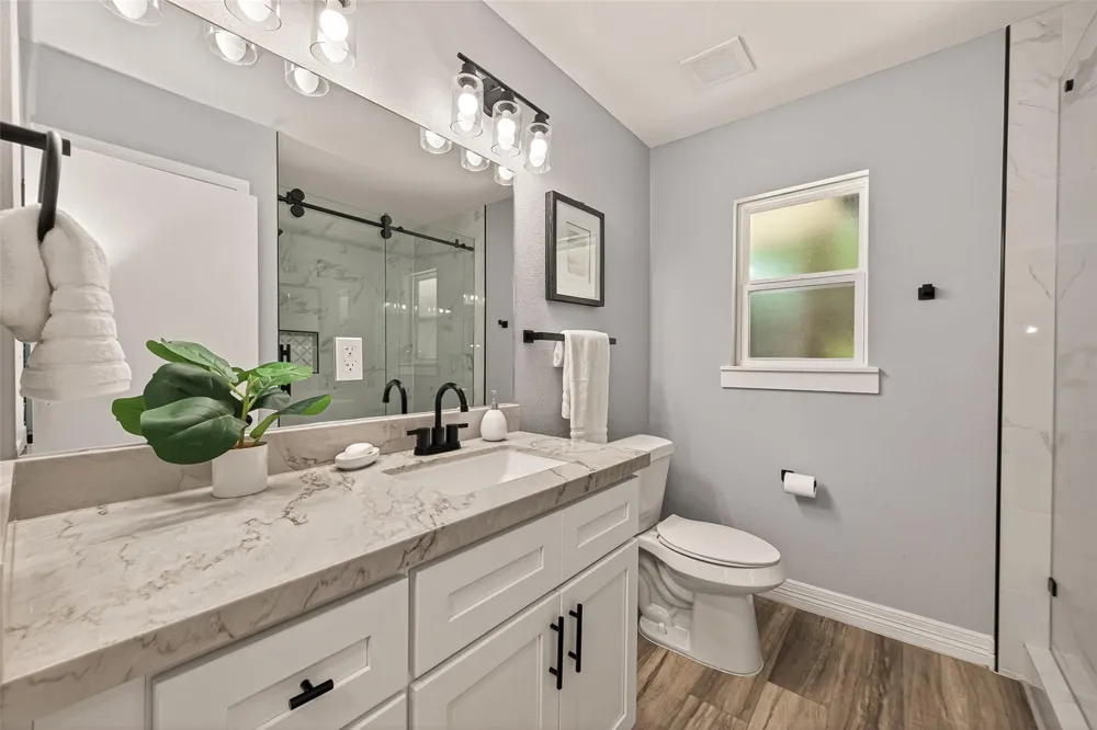 5422 Valerie Street Bellaire, TX 77401