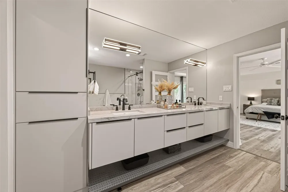 5422 Valerie Street Bellaire, TX 77401