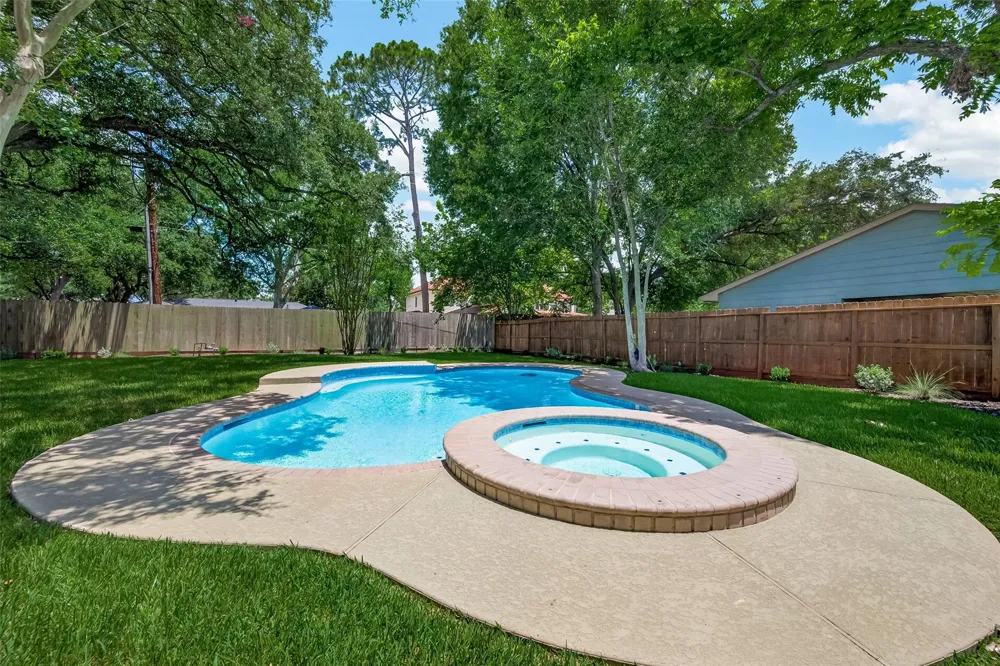 5422 Valerie Street Bellaire, TX 77401