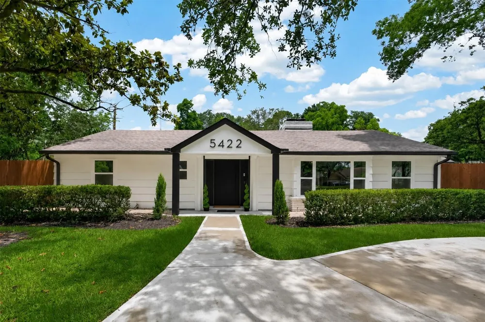 5422 Valerie Street Bellaire, TX 77401