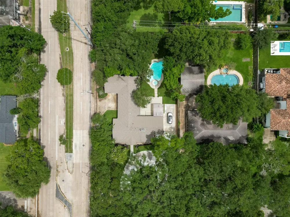 5422 Valerie Street Bellaire, TX 77401
