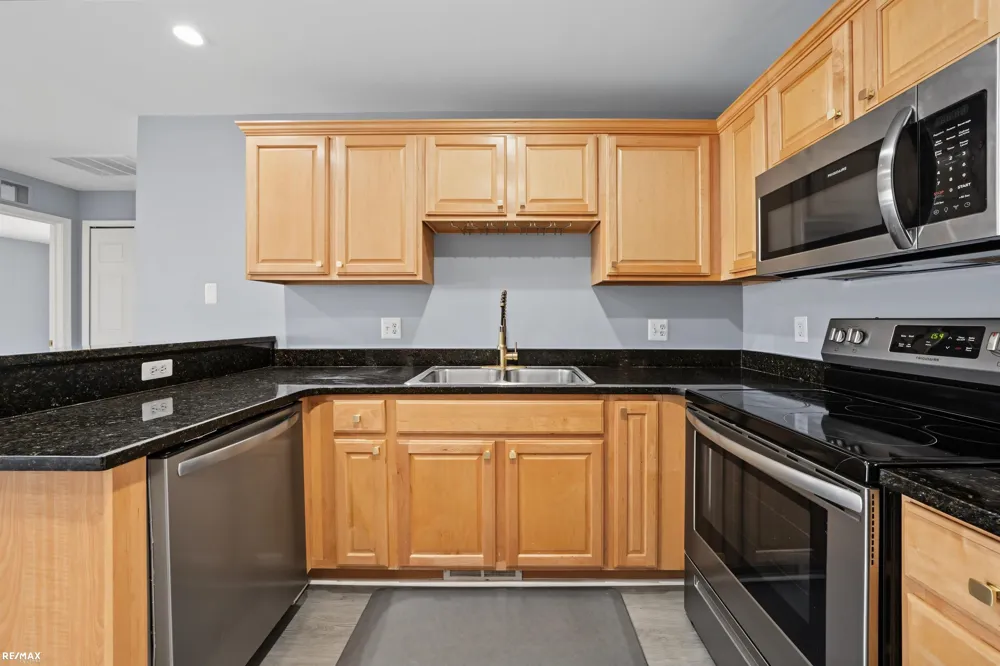 5537 Acorn Lane Sterling Heights City, MI 48314