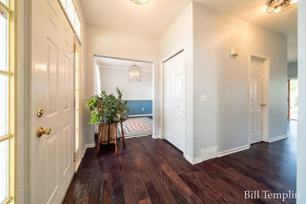 5641 Barcroft Drive SW Wyoming City, MI 49418