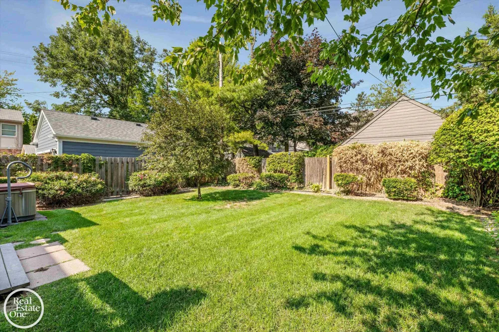 278 Fisher Road Grosse Pointe Farms City, MI 48230