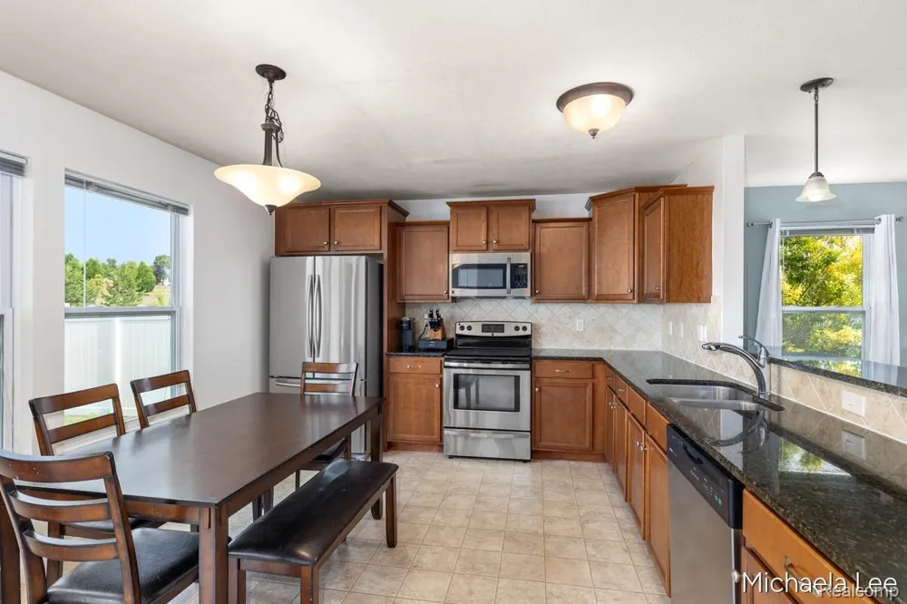 607 Nantucket Drive Lansing City, MI 48906