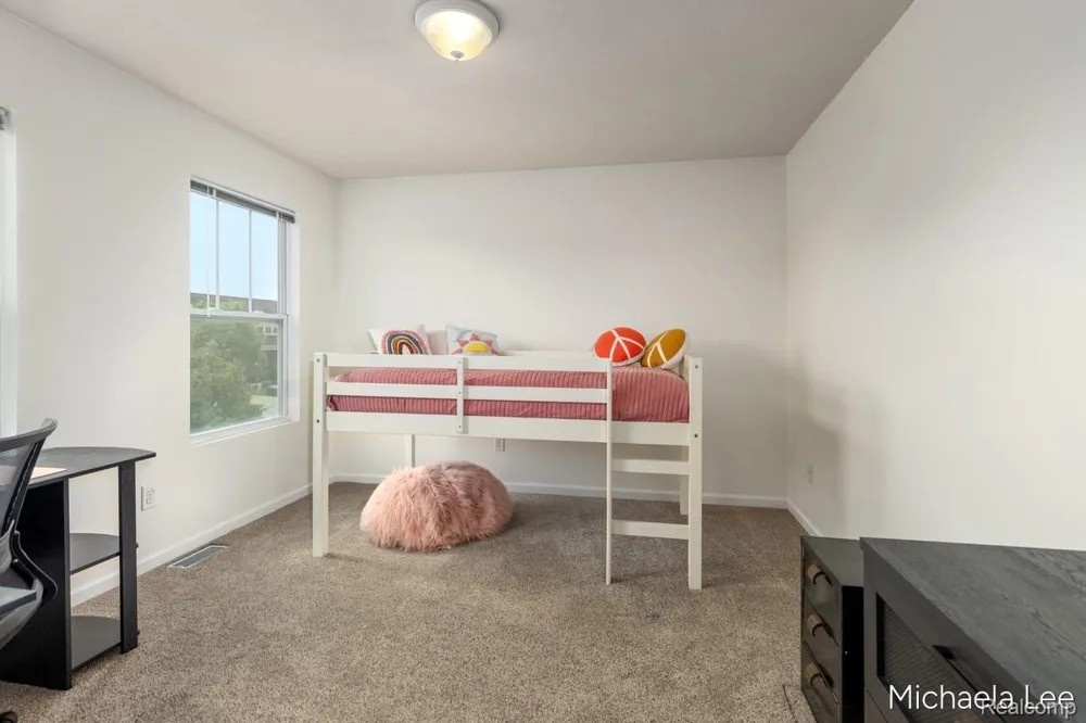 607 Nantucket Drive Lansing City, MI 48906
