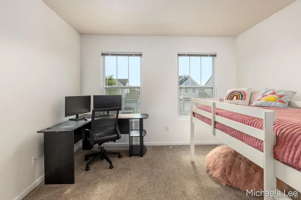 607 Nantucket Drive Lansing City, MI 48906