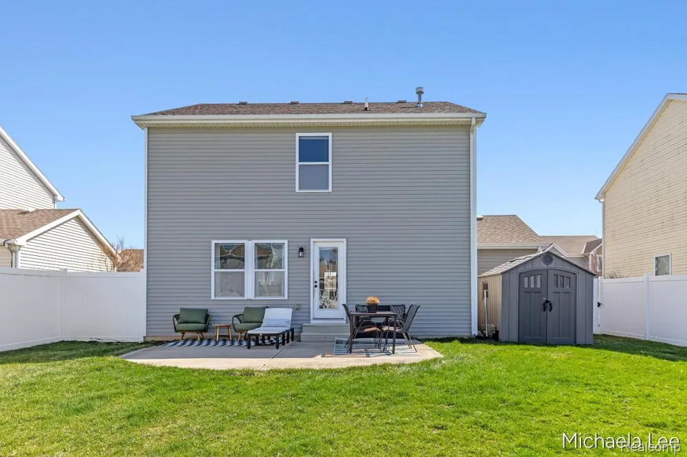 607 Nantucket Drive Lansing City, MI 48906