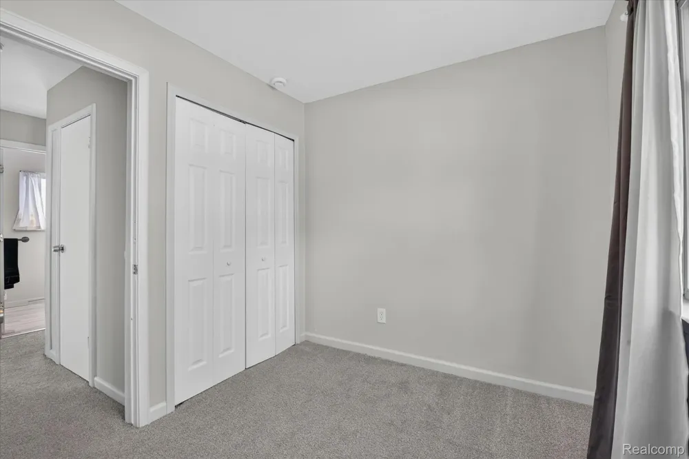 15924 Orchard Street Romulus City, MI 48174