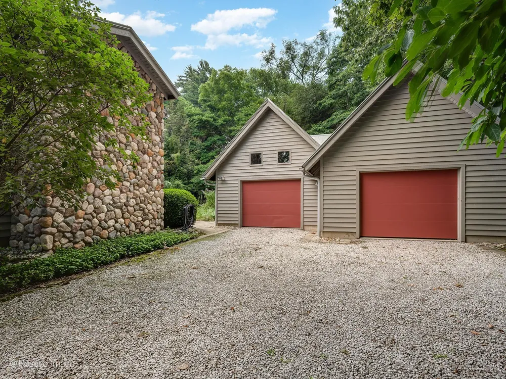 13670 Cottonwood Lane Chikaming Township, MI 49115