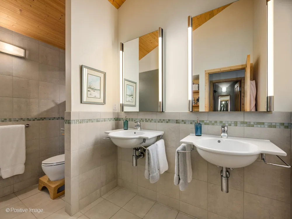 13670 Cottonwood Lane Chikaming Township, MI 49115