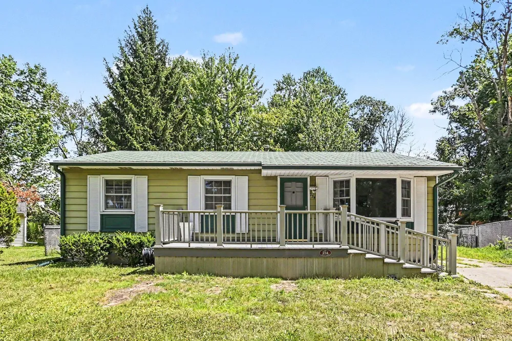 234 Trinity Circle Lansing City, MI 48911