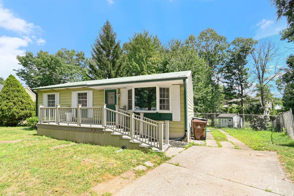 234 Trinity Circle Lansing City, MI 48911